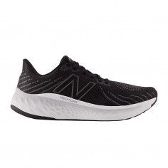 New Balance Accelerate Pacer 3,5 polegadas justo curto feminino preto