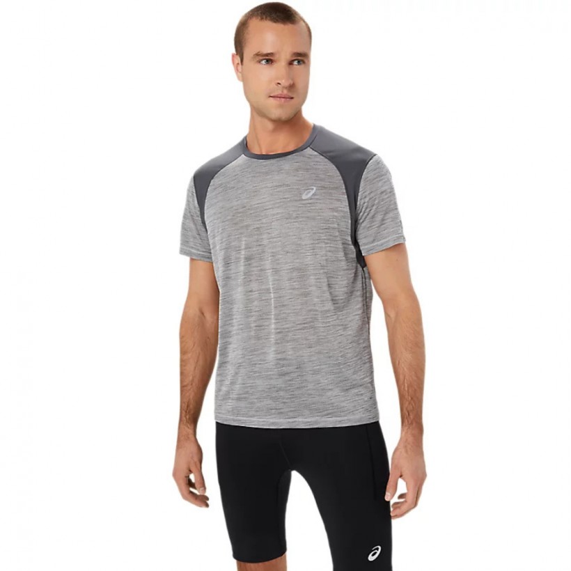 Camiseta Asics Road Manga Corta Gris